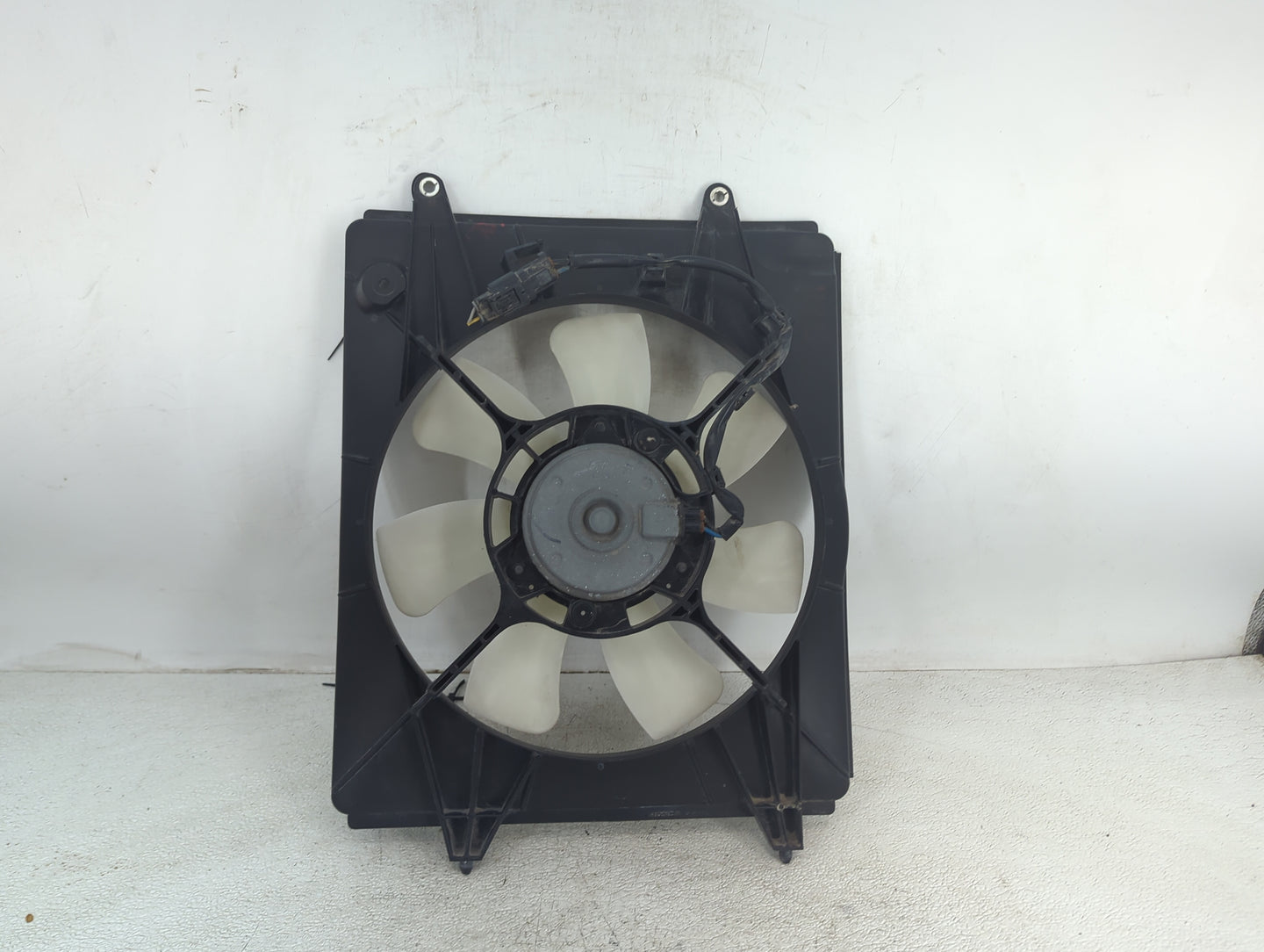 2014 Honda Crv Electric Radiator Cooling Fan Motor Assembly Fits Fits 2012 2013 OEM Used Auto Parts - Oemusedautoparts1.com
