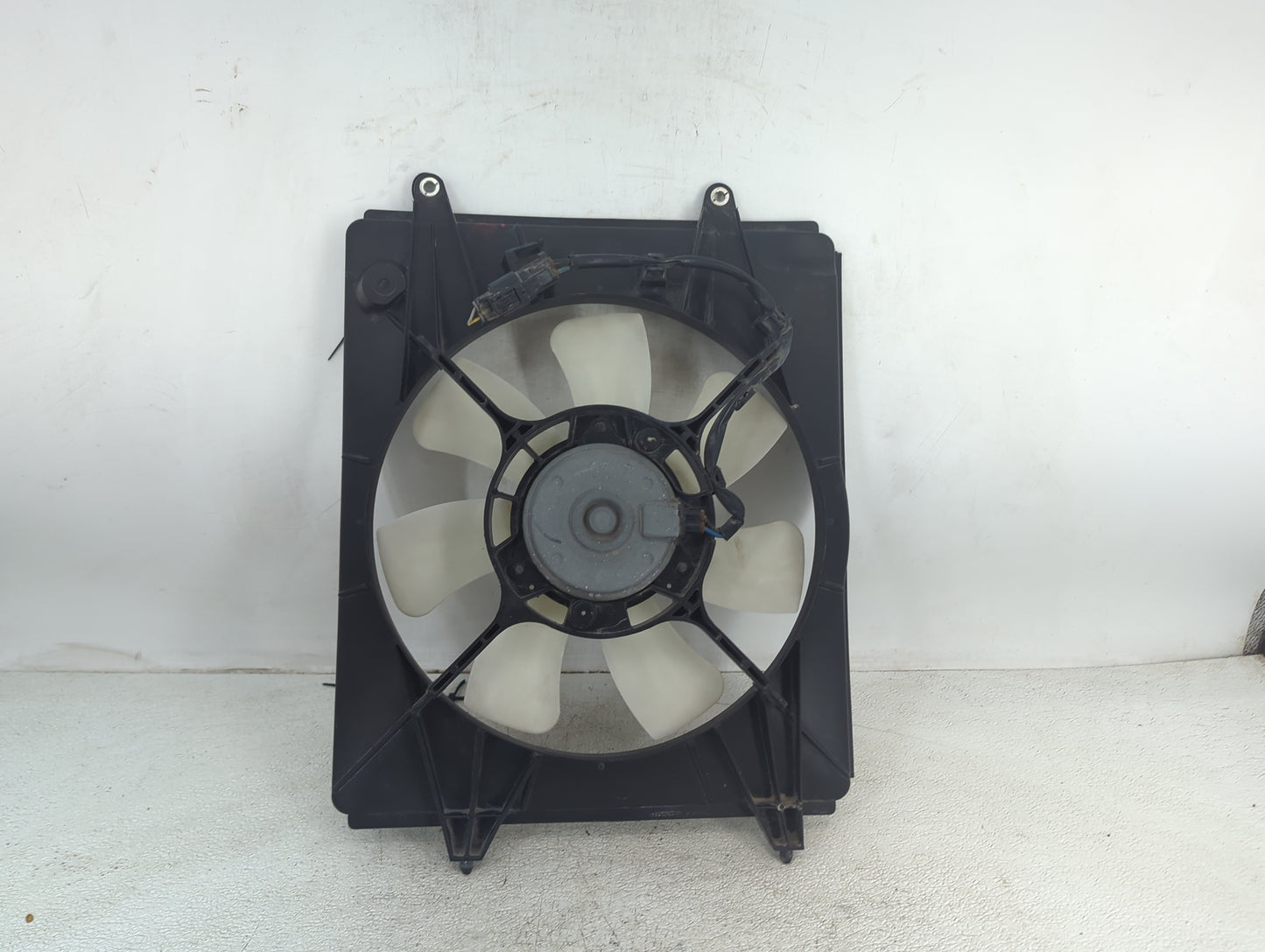 2014 Honda Crv Electric Radiator Cooling Fan Motor Assembly Fits Fits 2012 2013 OEM Used Auto Parts - Oemusedautoparts1.com