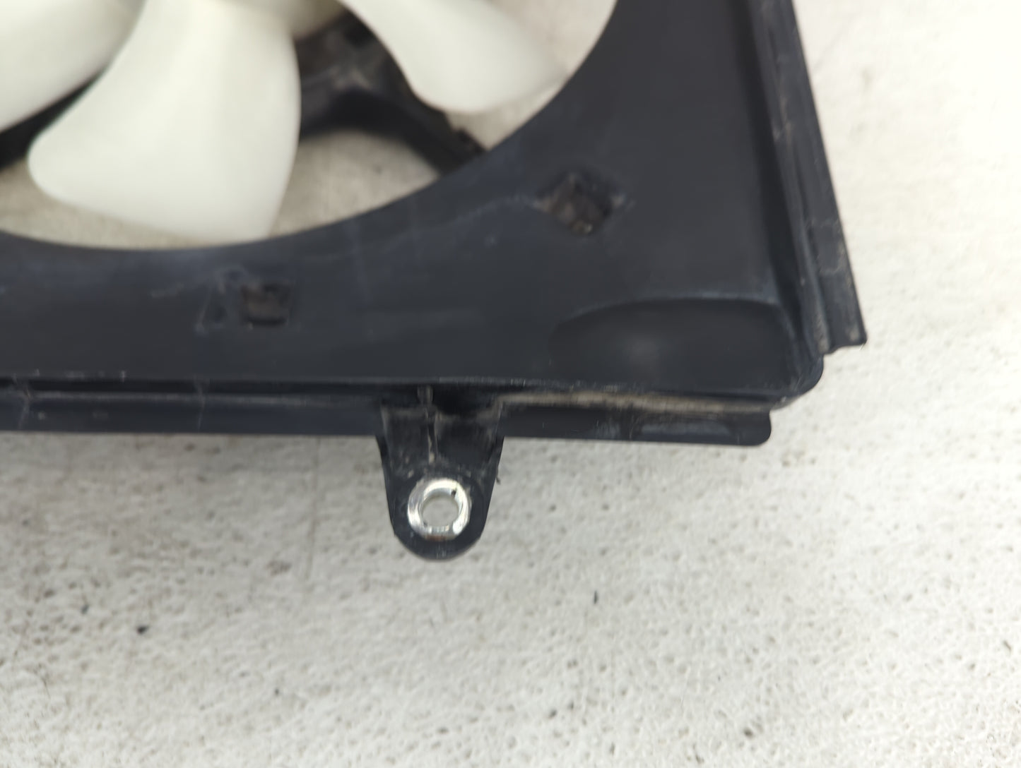 2014 Honda Crv Electric Radiator Cooling Fan Motor Assembly Fits Fits 2012 2013 OEM Used Auto Parts - Oemusedautoparts1.com