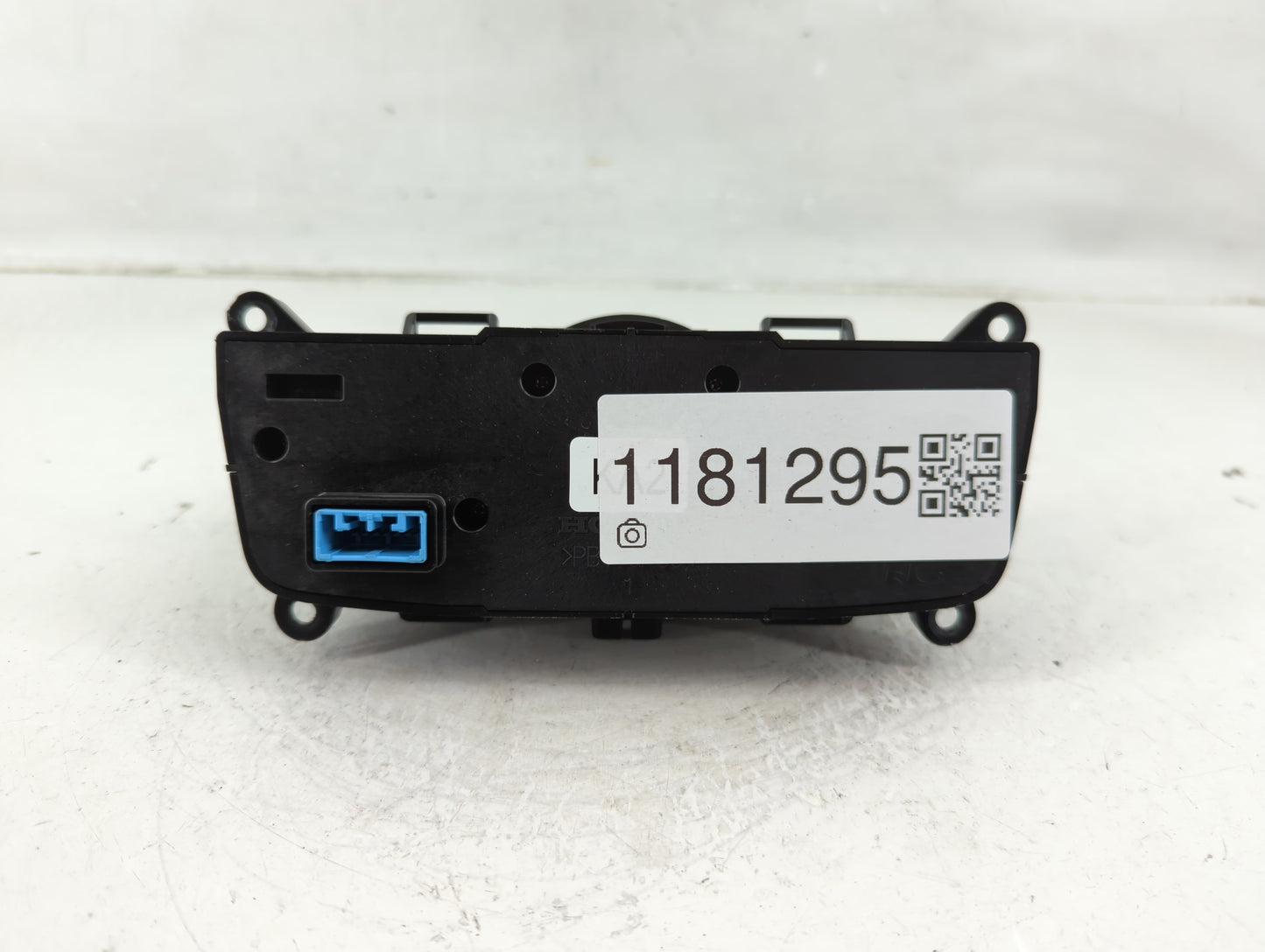 2014-2017 Honda Odyssey Radio AM FM Cd Player Receiver Replacement P/N:TK8-A210 Fits Fits 2014 2015 2016 2017 OEM Used Auto 