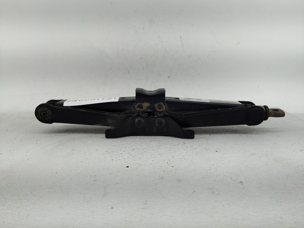 2014 Honda Odyssey Spare Scissor Car Jack - Oemusedautoparts1.com