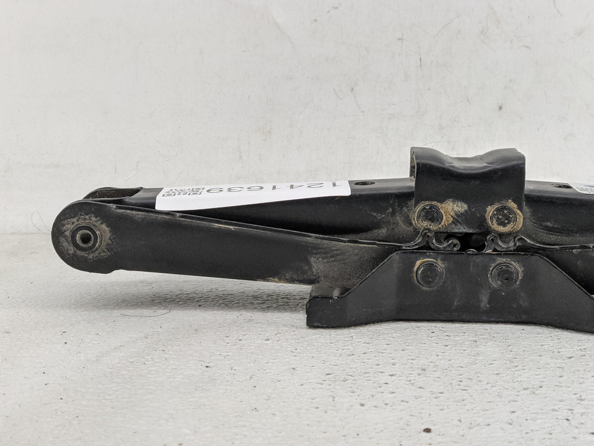 2014 Honda Odyssey Spare Scissor Car Jack - Oemusedautoparts1.com