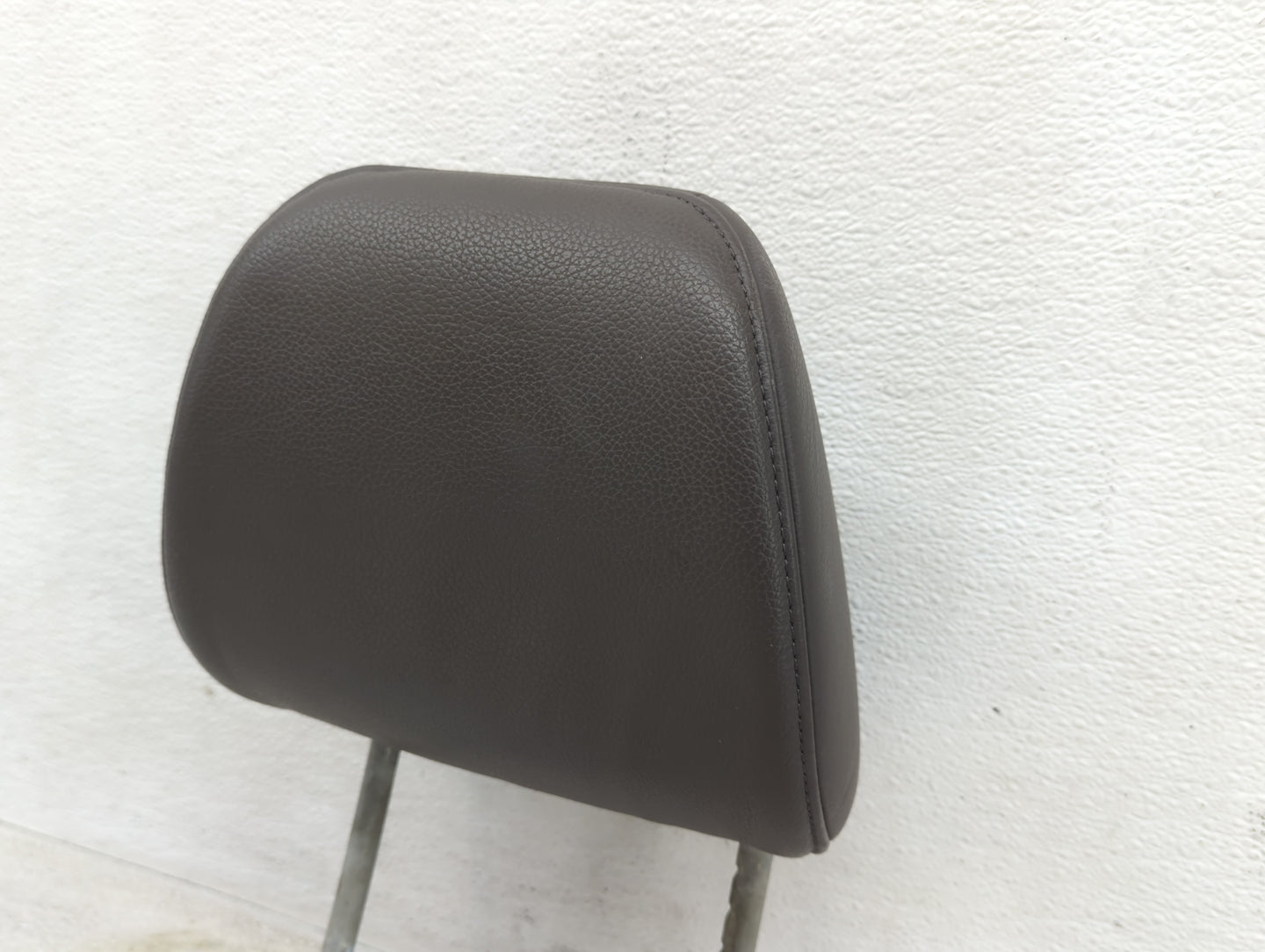 2014-2017 Honda Odyssey Headrest Head Rest Front Driver Passenger Seat Fits Fits 2014 2015 2016 2017 OEM Used Auto Parts - O
