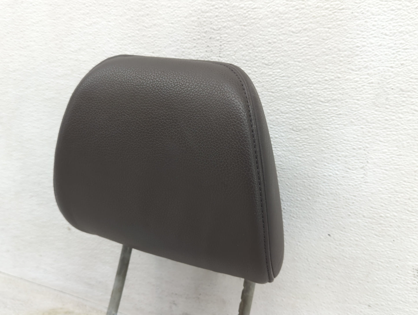 2014-2017 Honda Odyssey Headrest Head Rest Front Driver Passenger Seat Fits Fits 2014 2015 2016 2017 OEM Used Auto Parts - O