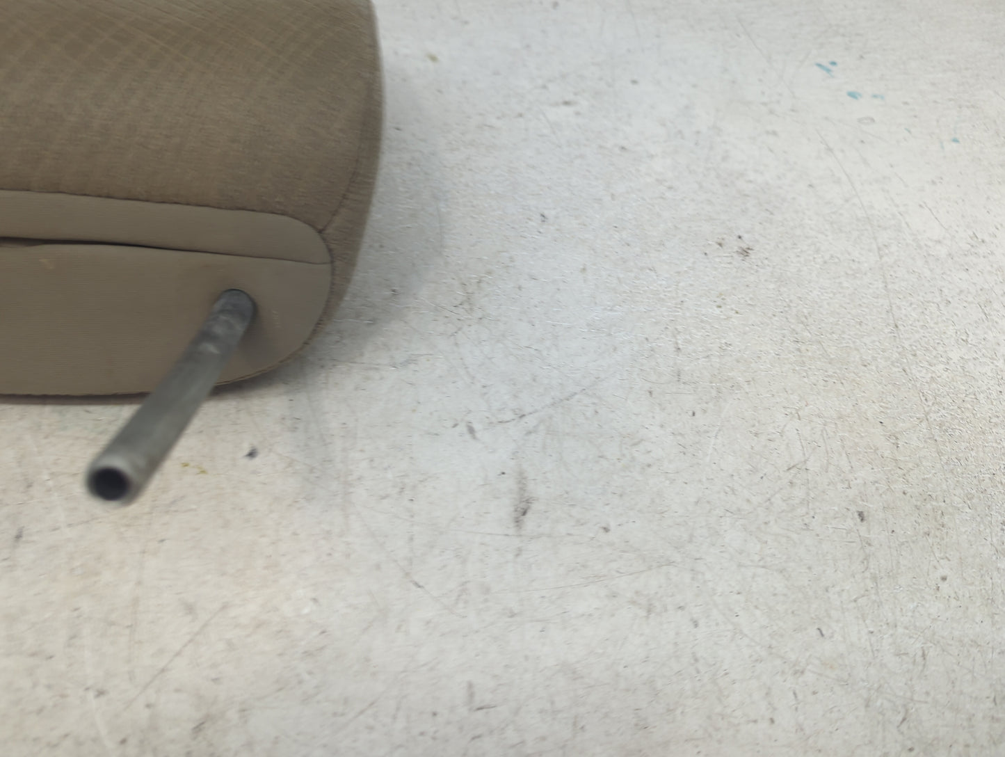 2014 Honda Odyssey Headrest Head Rest Rear Center Seat Fits OEM Used Auto Parts - Oemusedautoparts1.com