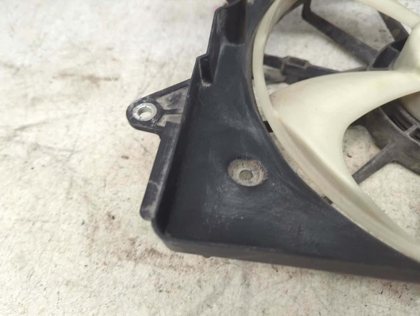 2011-2017 Honda Odyssey Electric Radiator Cooling Fan Motor Assembly Fits Fits 2011 2012 2013 2014 2015 2016 2017 OEM Used A