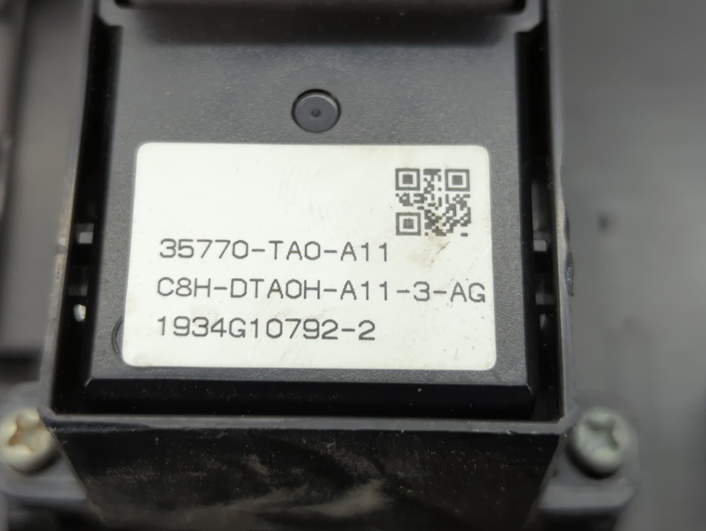 2014 Honda Pilot Master Power Window Switch Replacement Driver Side Left P/N:35770-TA0-A11 Fits OEM Used Auto Parts - Oemuse