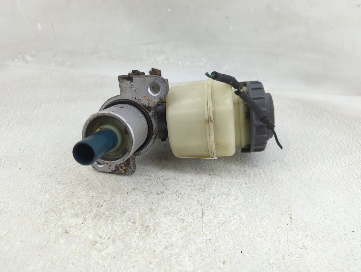 2009-2014 Honda Ridgeline Brake Master Cylinder - Oemusedautoparts1.com