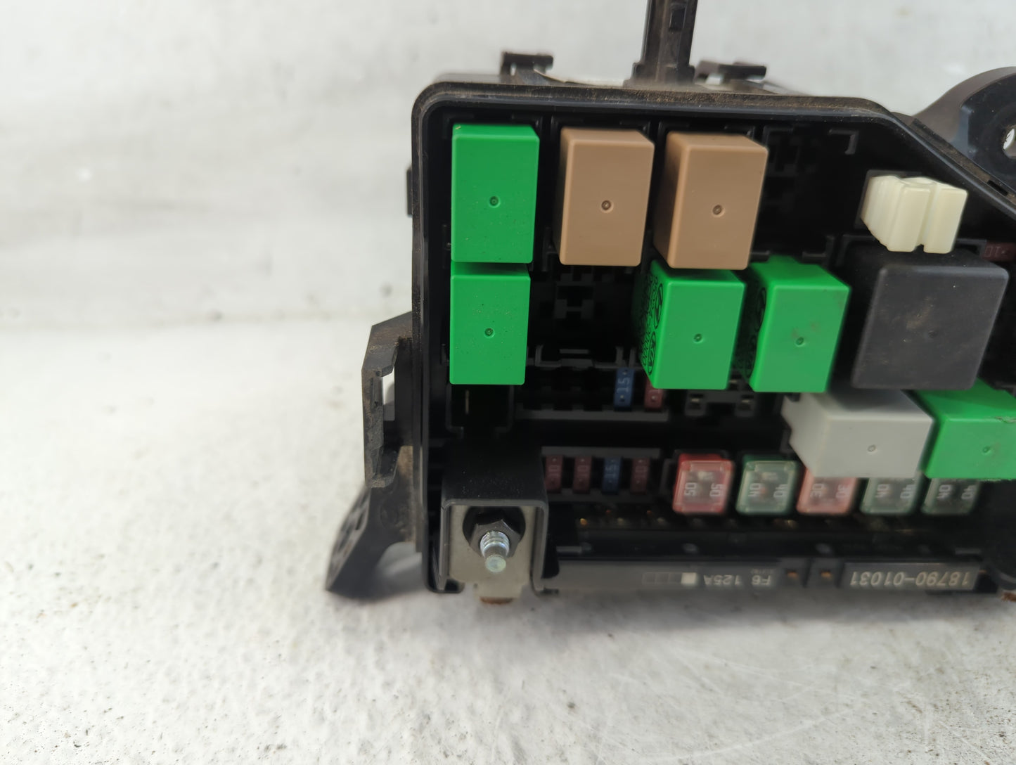 2013-2014 Hyundai Accent Fusebox Fuse Box Panel Relay Module P/N:91220-1R527 Fits Fits 2013 2014 OEM Used Auto Parts - Oemus