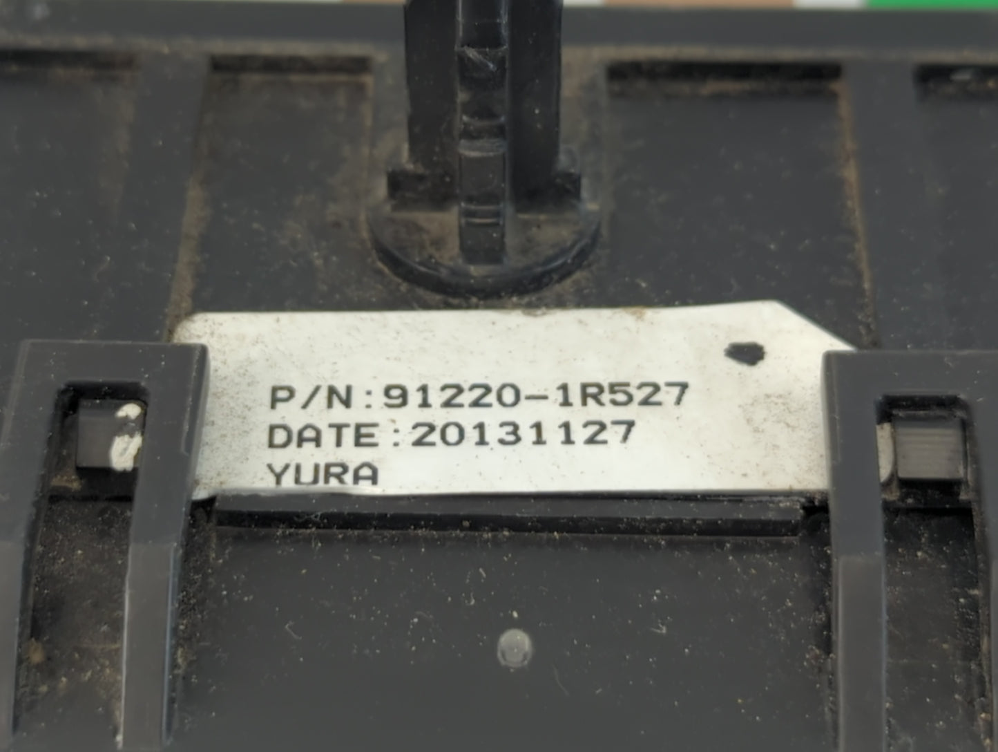 2013-2014 Hyundai Accent Fusebox Fuse Box Panel Relay Module P/N:91220-1R527 Fits Fits 2013 2014 OEM Used Auto Parts - Oemus
