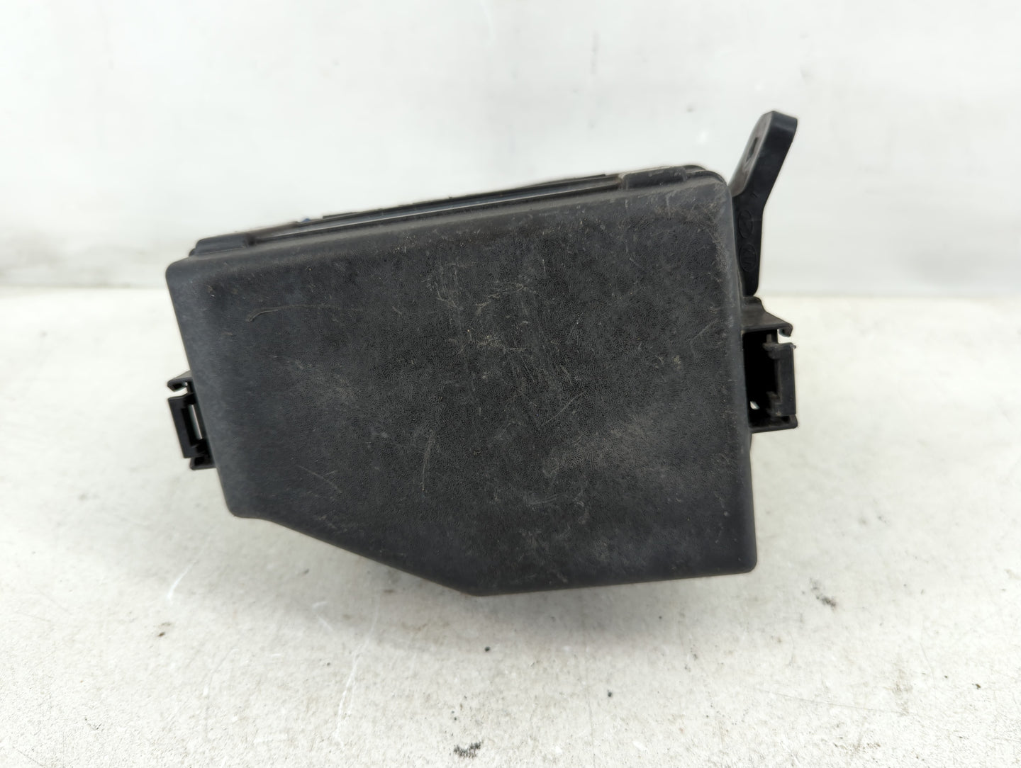 2013-2014 Hyundai Accent Fusebox Fuse Box Panel Relay Module Fits Fits 2013 2014 OEM Used Auto Parts - Oemusedautoparts1.com