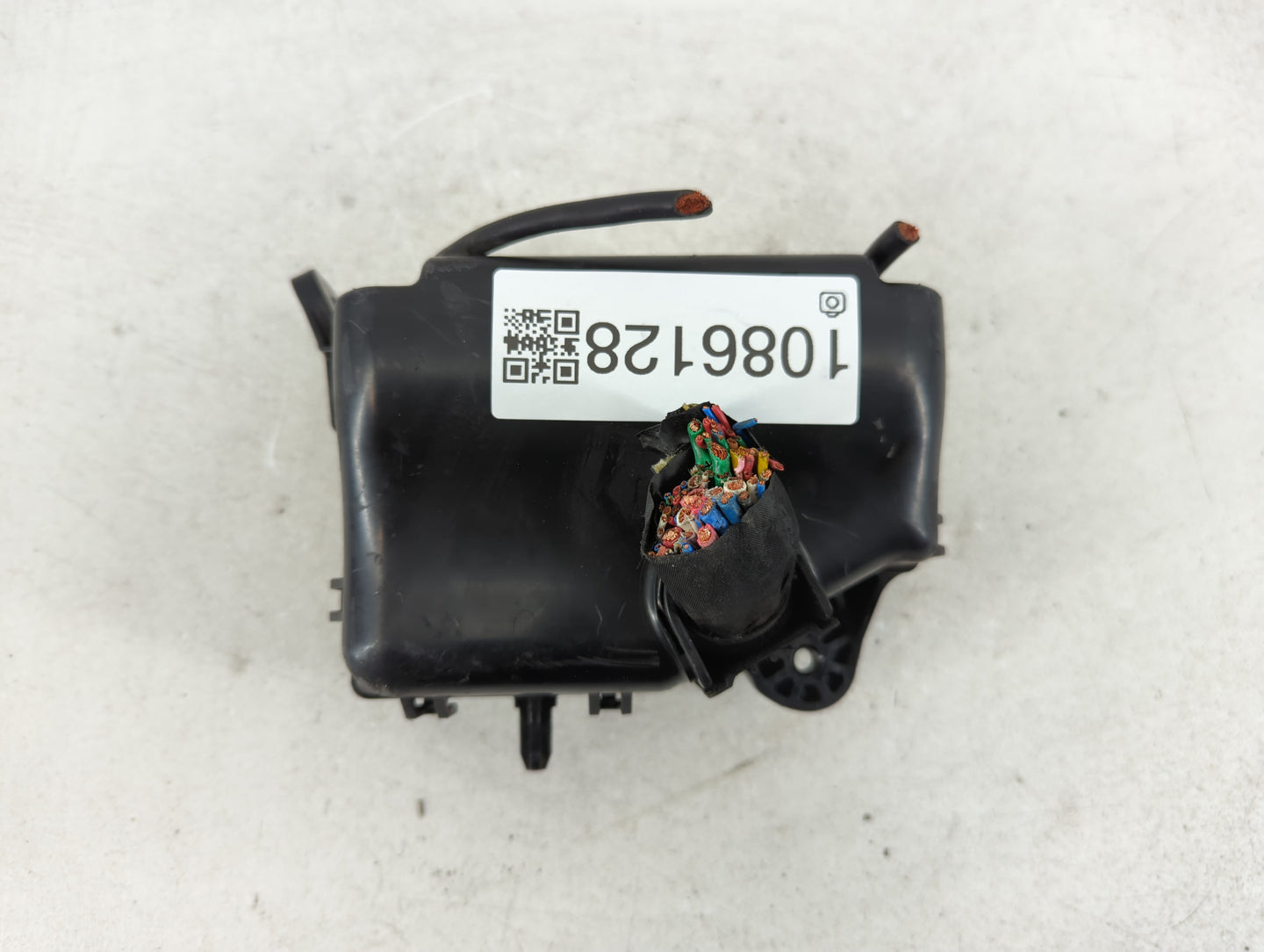 2013-2014 Hyundai Accent Fusebox Fuse Box Panel Relay Module Fits Fits 2013 2014 OEM Used Auto Parts - Oemusedautoparts1.com