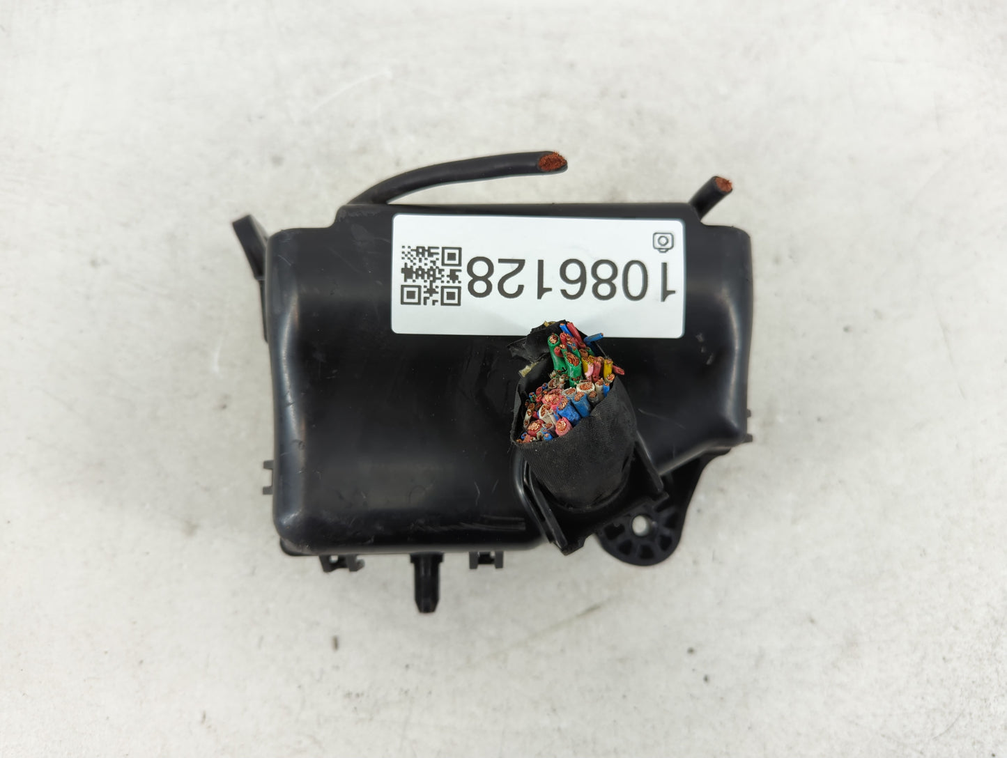 2013-2014 Hyundai Accent Fusebox Fuse Box Panel Relay Module Fits Fits 2013 2014 OEM Used Auto Parts - Oemusedautoparts1.com