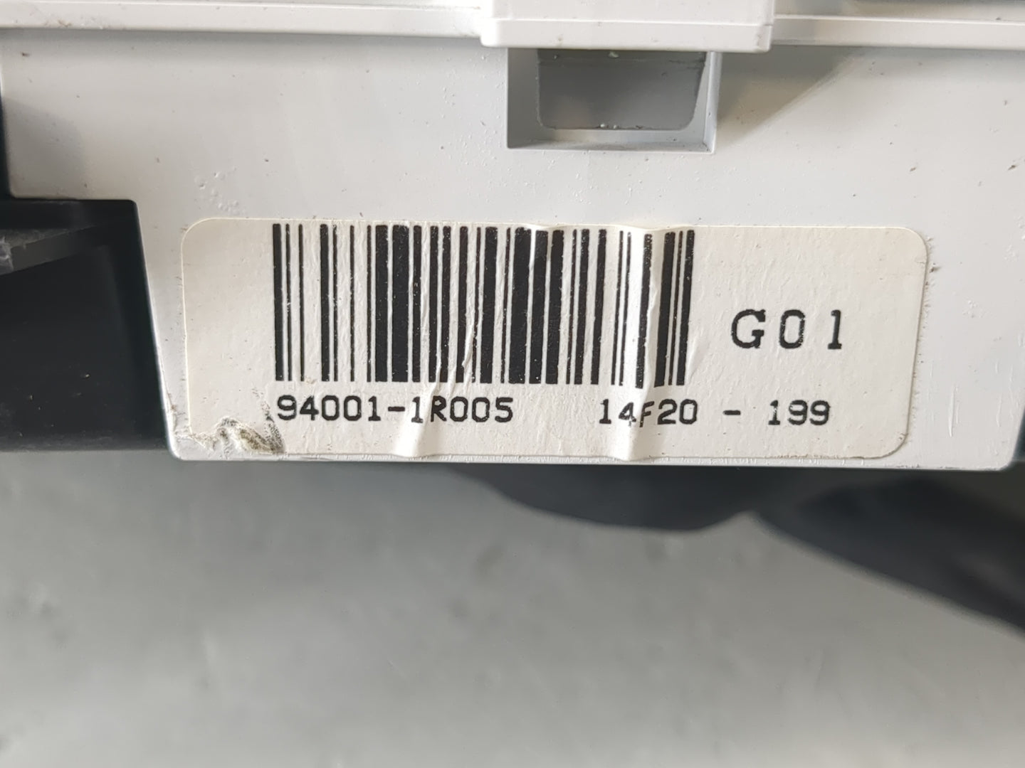 2013-2014 Hyundai Accent Instrument Cluster Speedometer Gauges P/N:94001-1R005 Fits Fits 2013 2014 OEM Used Auto Parts - Oem