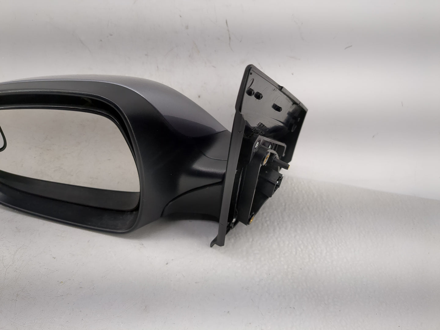 2014-2017 Hyundai Accent Passenger Right Side View Manual Door Mirror - Oemusedautoparts1.com