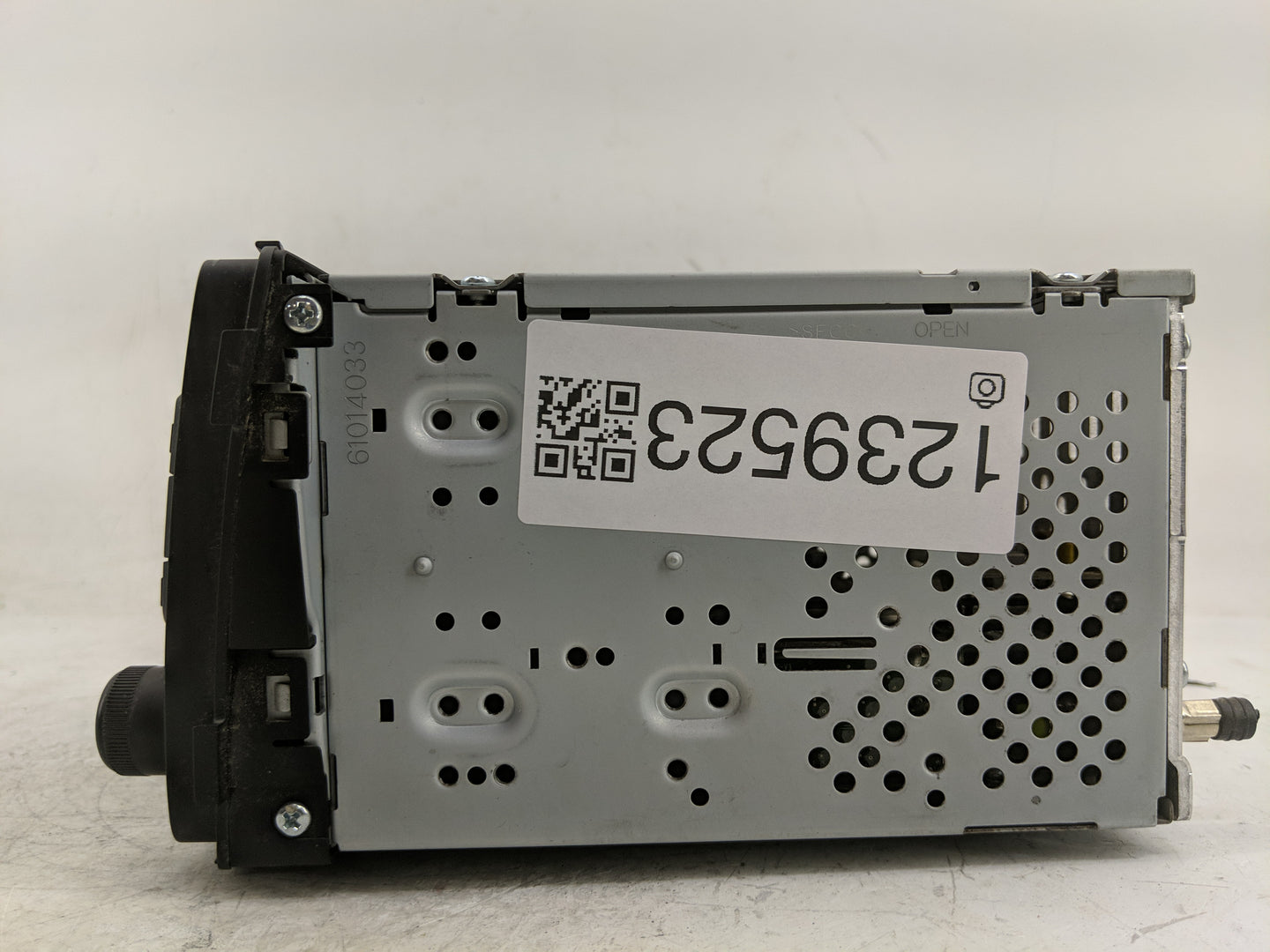 2014 Hyundai Accent Radio AM FM Cd Player Receiver Replacement P/N:96170-1R1104X Fits OEM Used Auto Parts - Oemusedautoparts