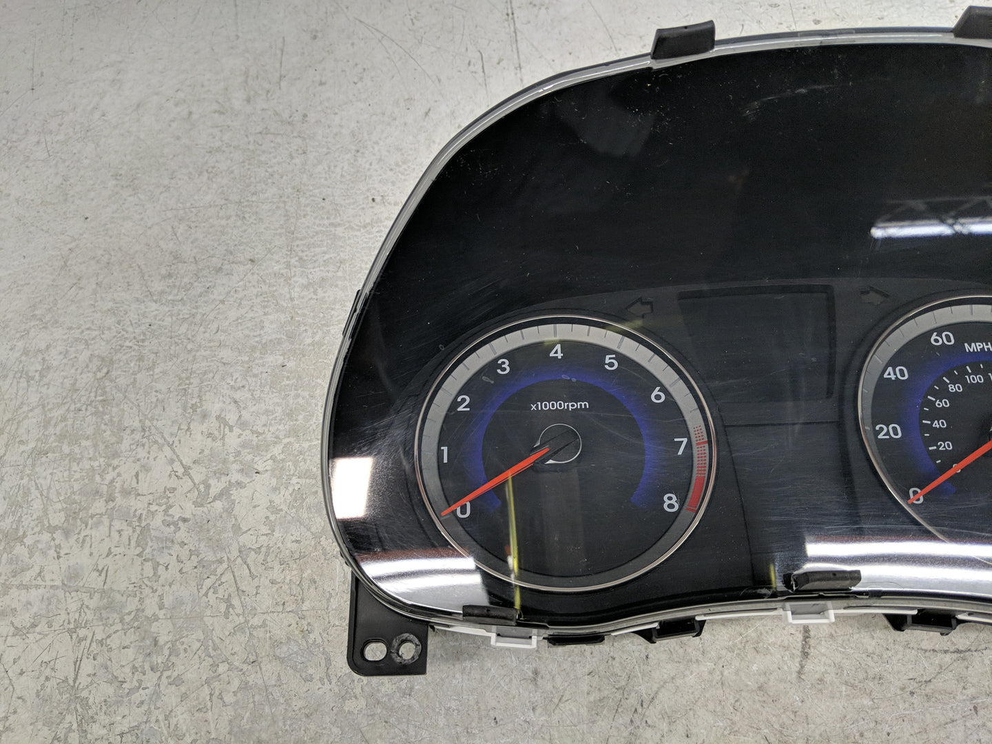 2013-2014 Hyundai Accent Instrument Cluster Speedometer Gauges P/N:94001-1R005 Fits Fits 2013 2014 OEM Used Auto Parts - Oem