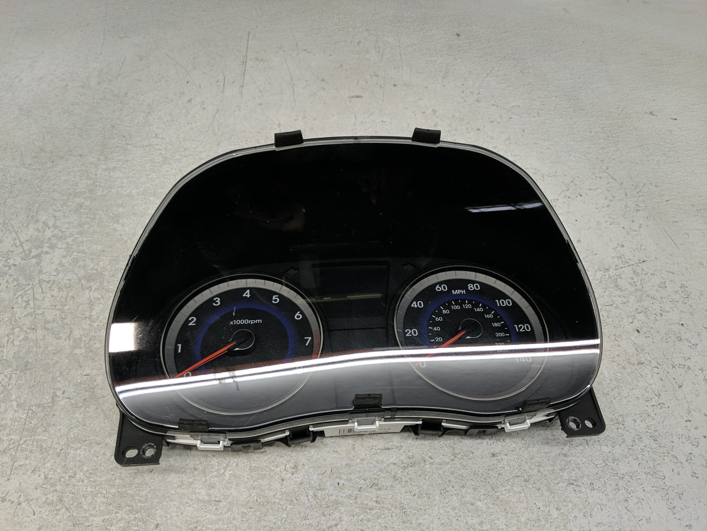 2013-2014 Hyundai Accent Instrument Cluster Speedometer Gauges P/N:94001-1R015 Fits Fits 2013 2014 OEM Used Auto Parts - Oem