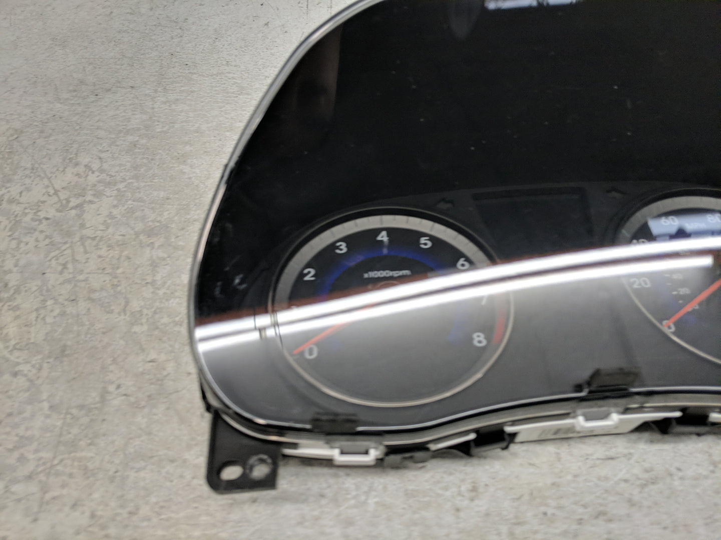 2013-2014 Hyundai Accent Instrument Cluster Speedometer Gauges P/N:94001-1R015 Fits Fits 2013 2014 OEM Used Auto Parts - Oem