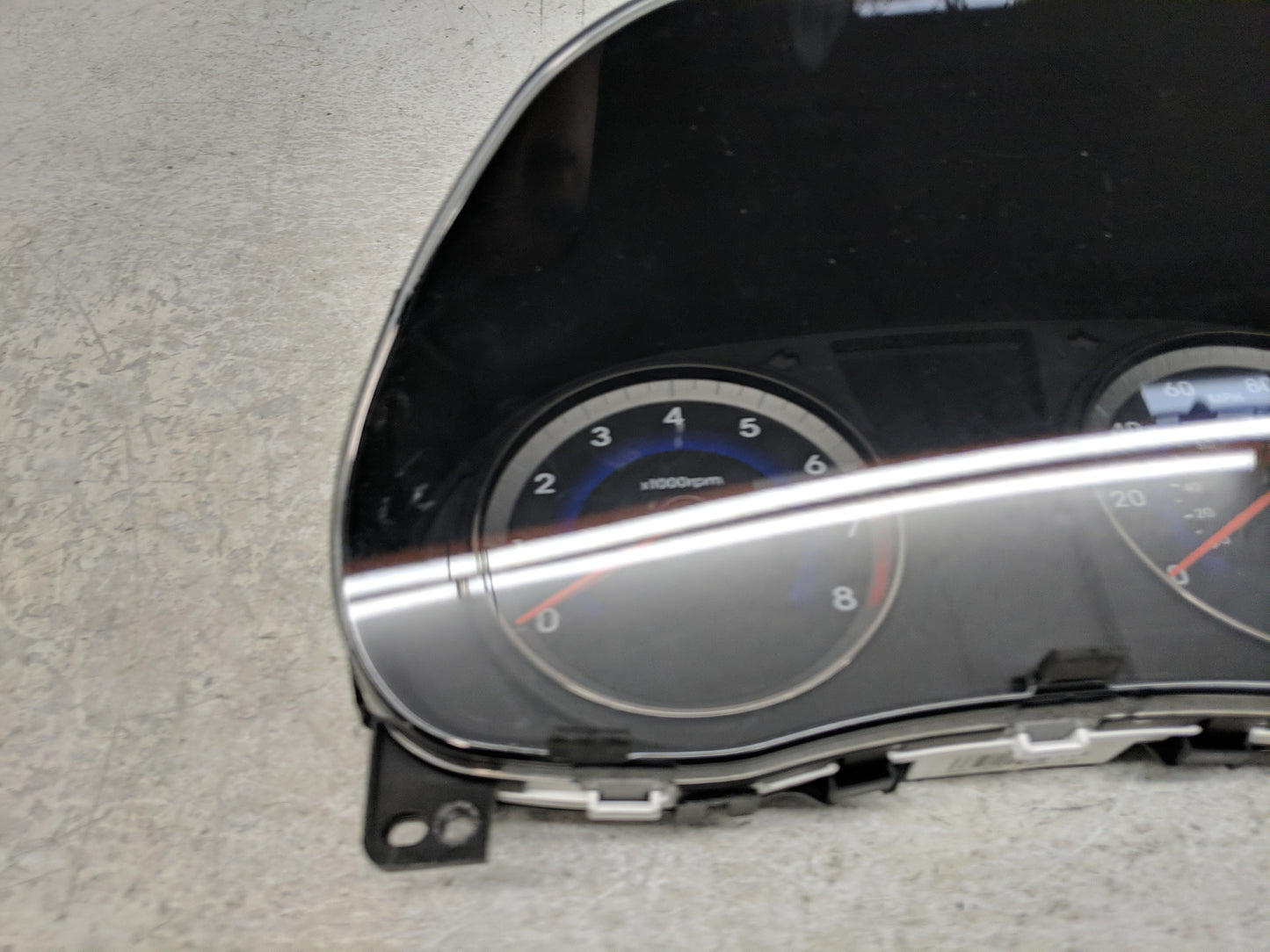 2013-2014 Hyundai Accent Instrument Cluster Speedometer Gauges P/N:94001-1R015 Fits Fits 2013 2014 OEM Used Auto Parts - Oem