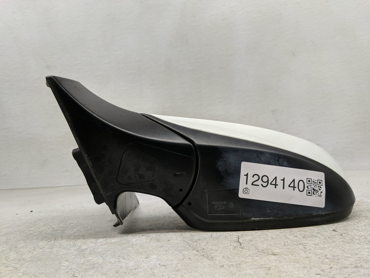 2014-2017 Hyundai Accent Driver Side View Mirror - Left Door Mirror OEM Used - Oemusedautoparts1.com