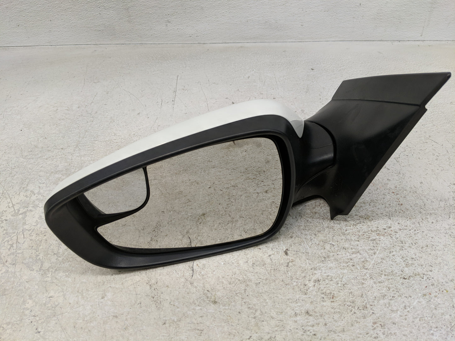 2014-2017 Hyundai Accent Driver Side View Mirror - Left Door Mirror OEM Used - Oemusedautoparts1.com