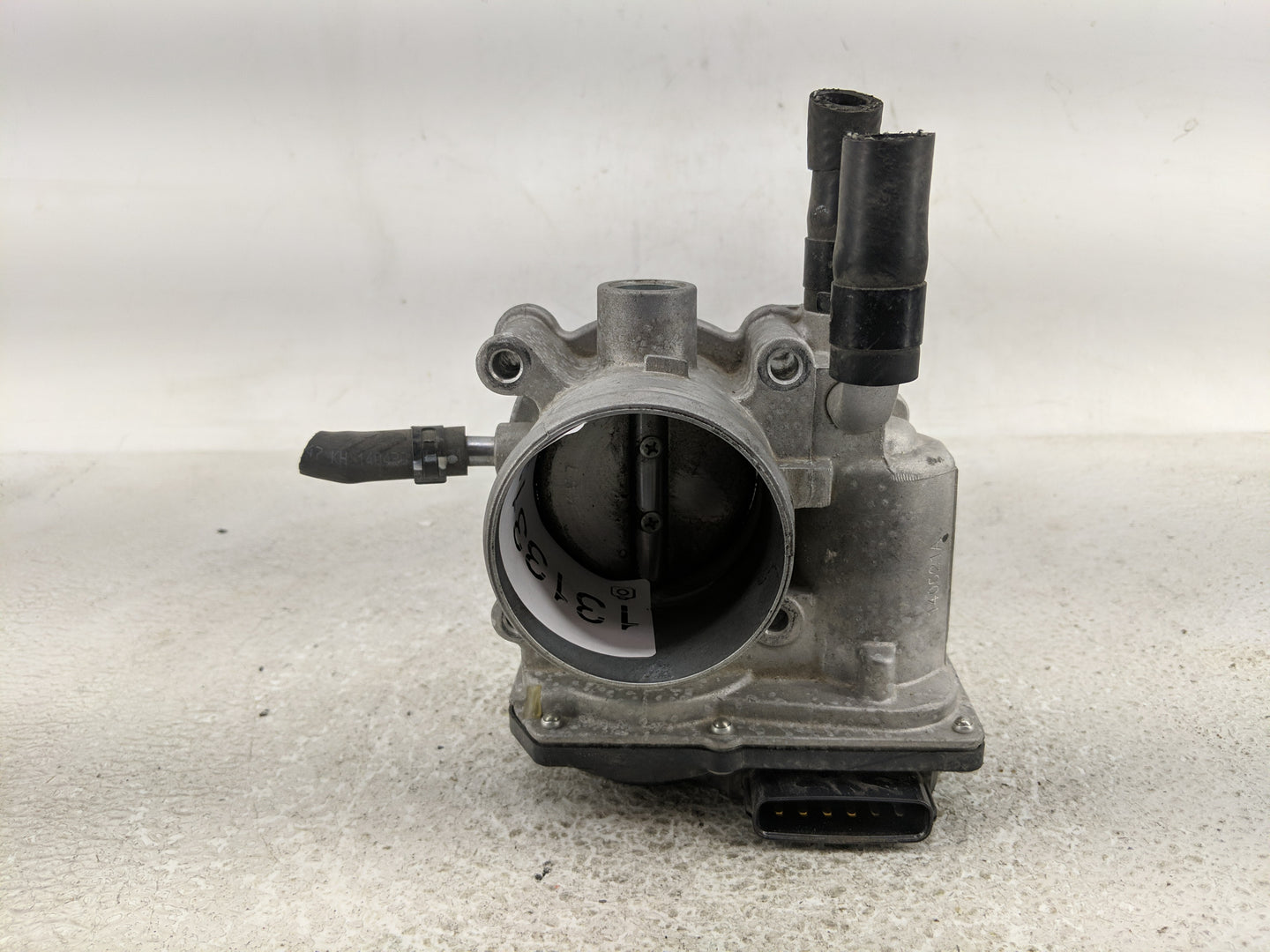 2012-2019 Hyundai Accent Throttle Body P/N:35100-28300 Fits Fits 2012 2013 2014 2015 2016 2017 2018 2019 OEM Used Auto Parts