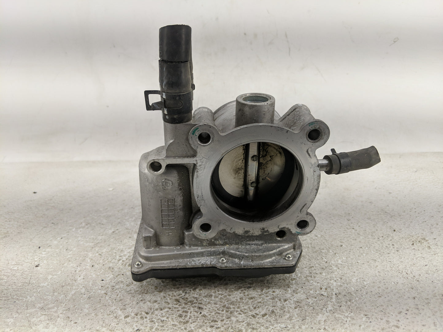 2012-2019 Hyundai Accent Throttle Body P/N:35100-28300 Fits Fits 2012 2013 2014 2015 2016 2017 2018 2019 OEM Used Auto Parts