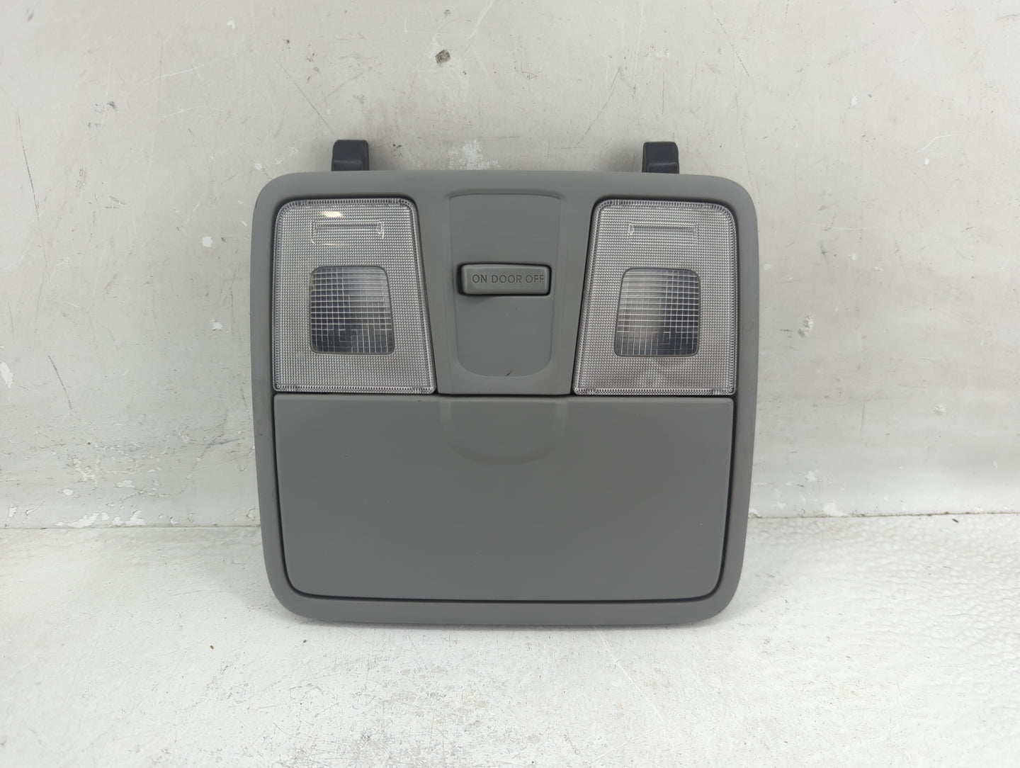 2012-2017 Hyundai Accent Overhead Roof Console 1321683 - Oemusedautoparts1.com