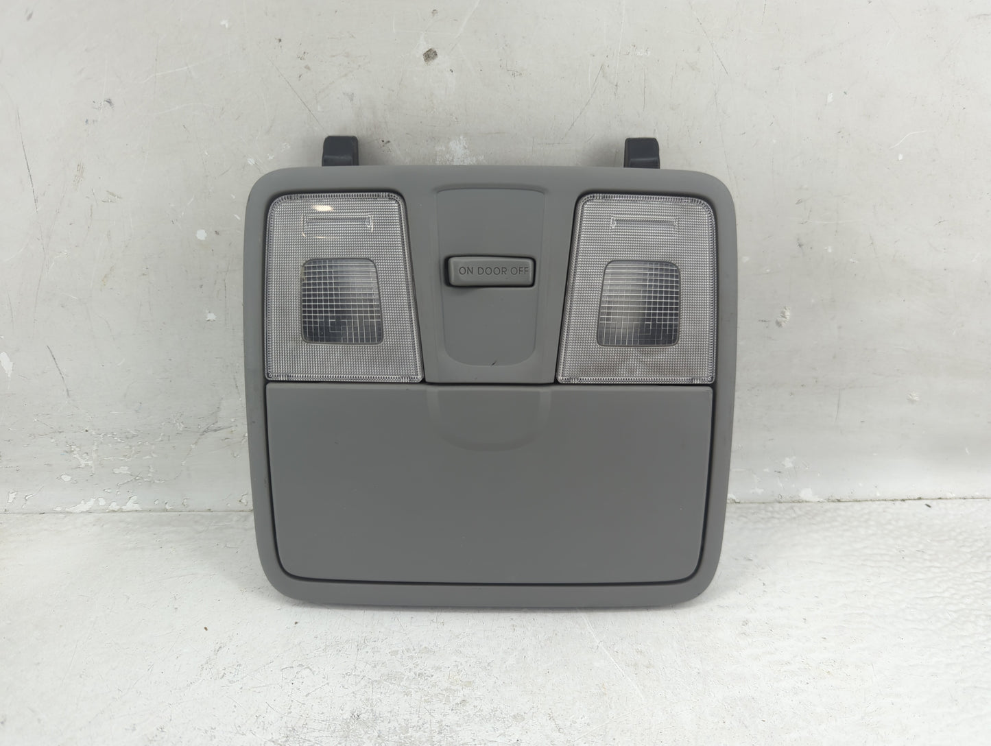 2012-2017 Hyundai Accent Overhead Roof Console 1321683 - Oemusedautoparts1.com