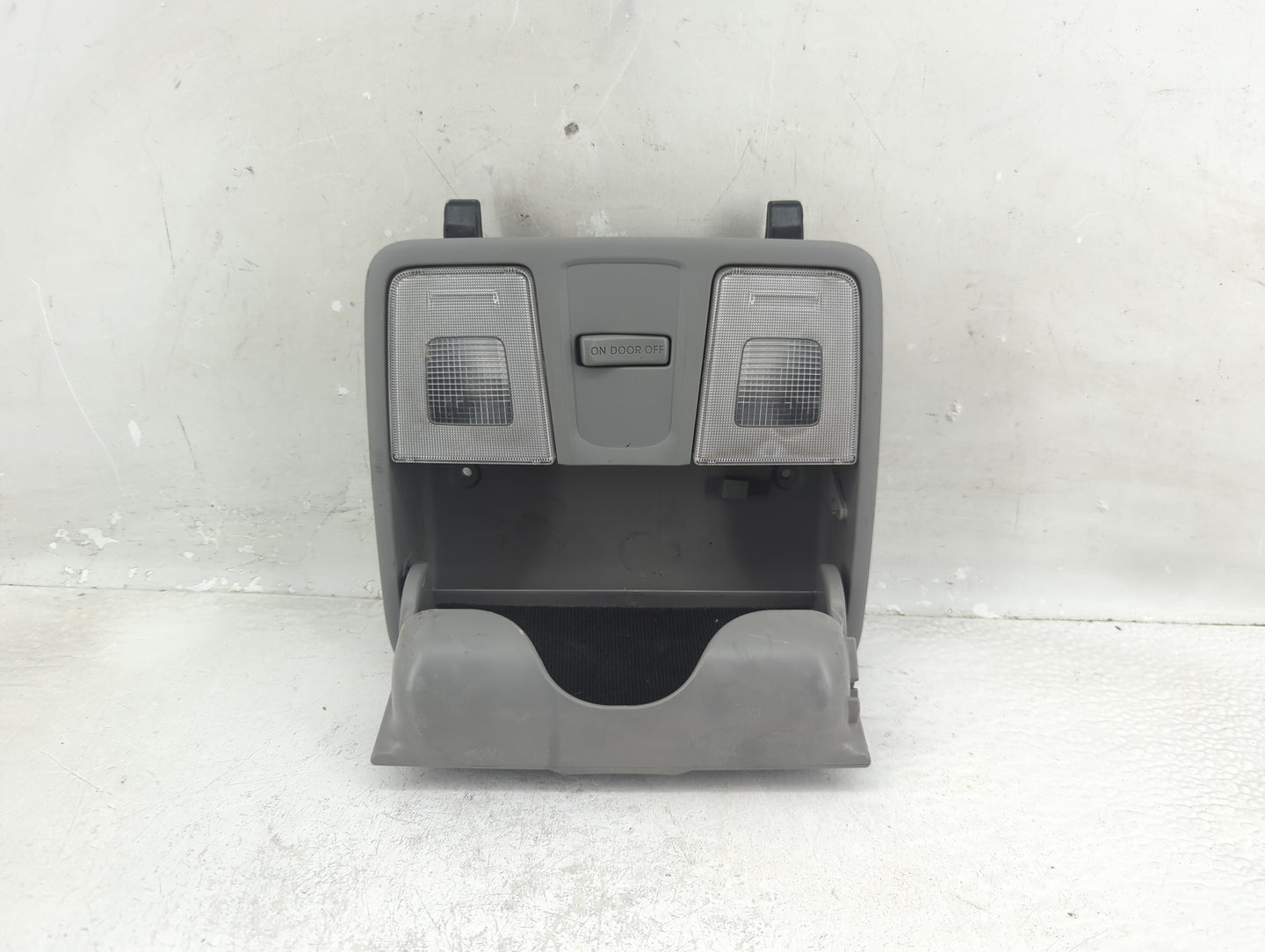 2012-2017 Hyundai Accent Overhead Roof Console 1321683 - Oemusedautoparts1.com