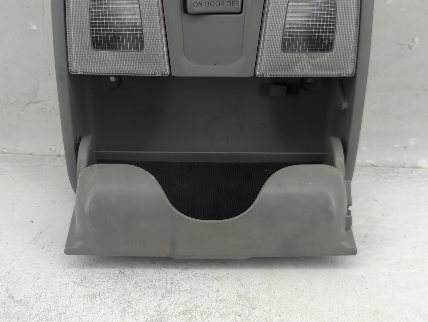 2012-2017 Hyundai Accent Overhead Roof Console 1321683 - Oemusedautoparts1.com