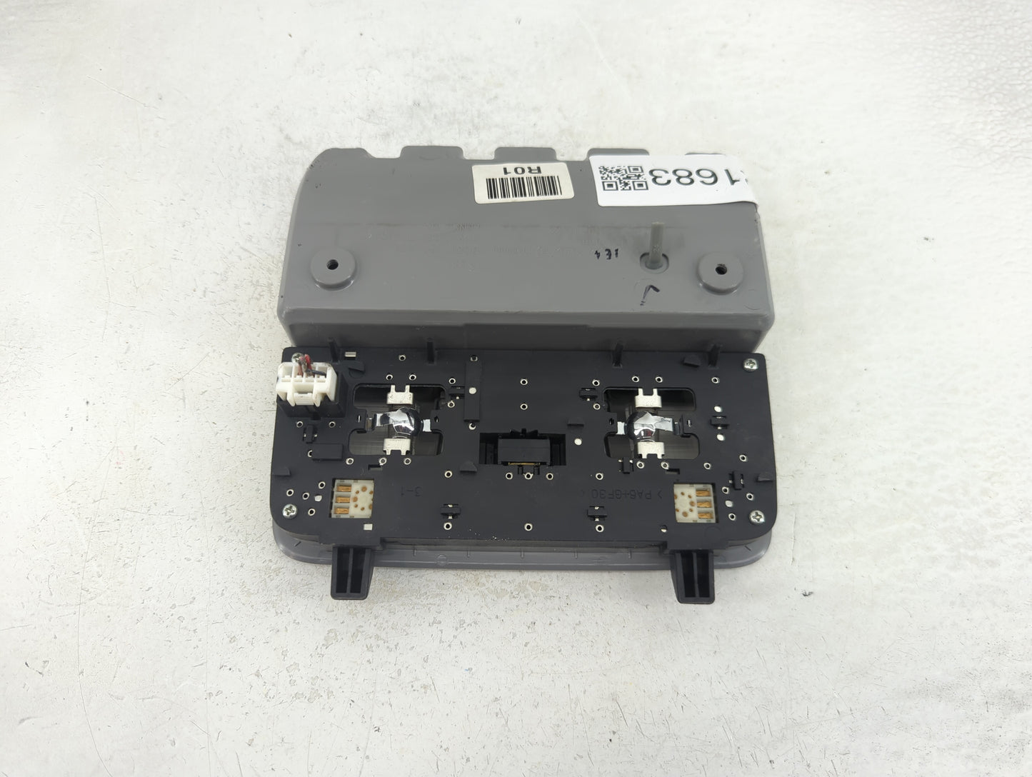 2012-2017 Hyundai Accent Overhead Roof Console 1321683 - Oemusedautoparts1.com