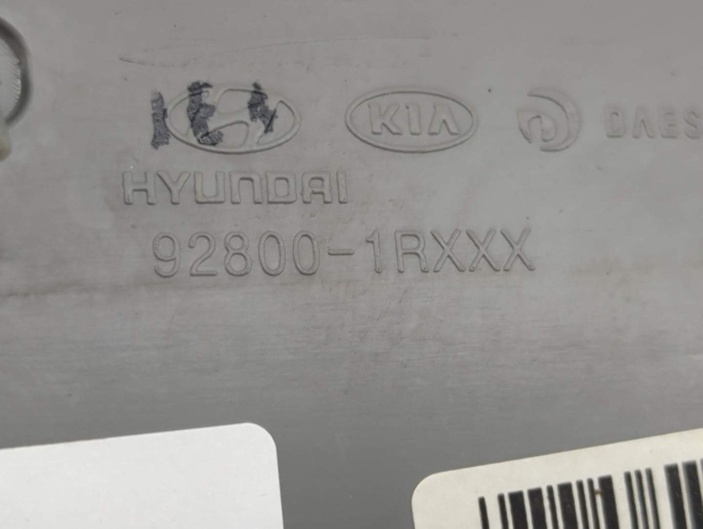 2012-2017 Hyundai Accent Overhead Roof Console 1321683 - Oemusedautoparts1.com
