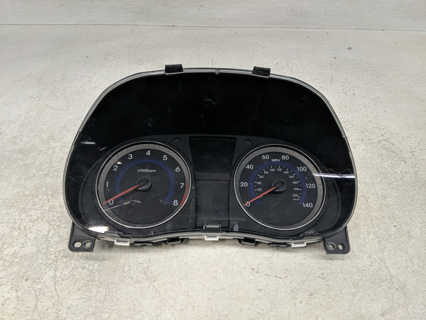 2013-2014 Hyundai Accent Instrument Cluster Speedometer Gauges P/N:94001-1R005 Fits Fits 2013 2014 OEM Used Auto Parts - Oem
