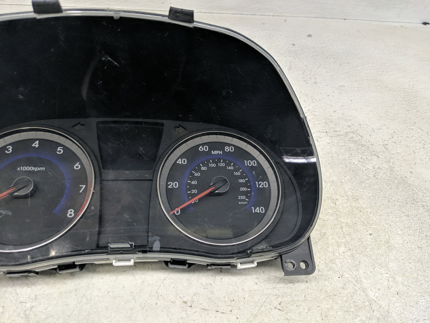 2013-2014 Hyundai Accent Instrument Cluster Speedometer Gauges P/N:94001-1R005 Fits Fits 2013 2014 OEM Used Auto Parts - Oem
