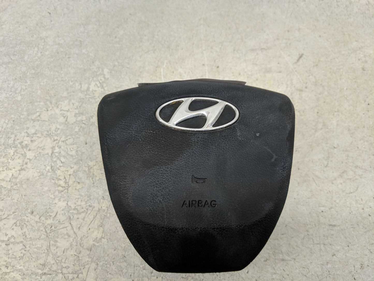 2014 Hyundai Accent Air Bag Driver Left Steering Wheel Mounted P/N:56900-1R500 Fits OEM Used Auto Parts - Oemusedautoparts1.