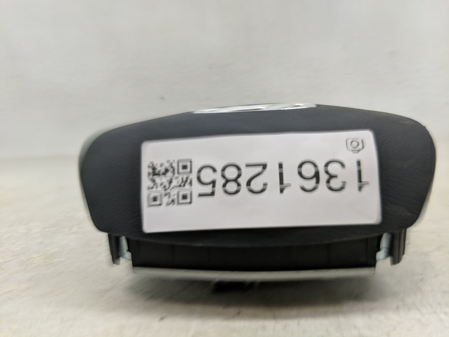 2014 Hyundai Accent Air Bag Driver Left Steering Wheel Mounted P/N:56900-1R500 Fits OEM Used Auto Parts - Oemusedautoparts1.