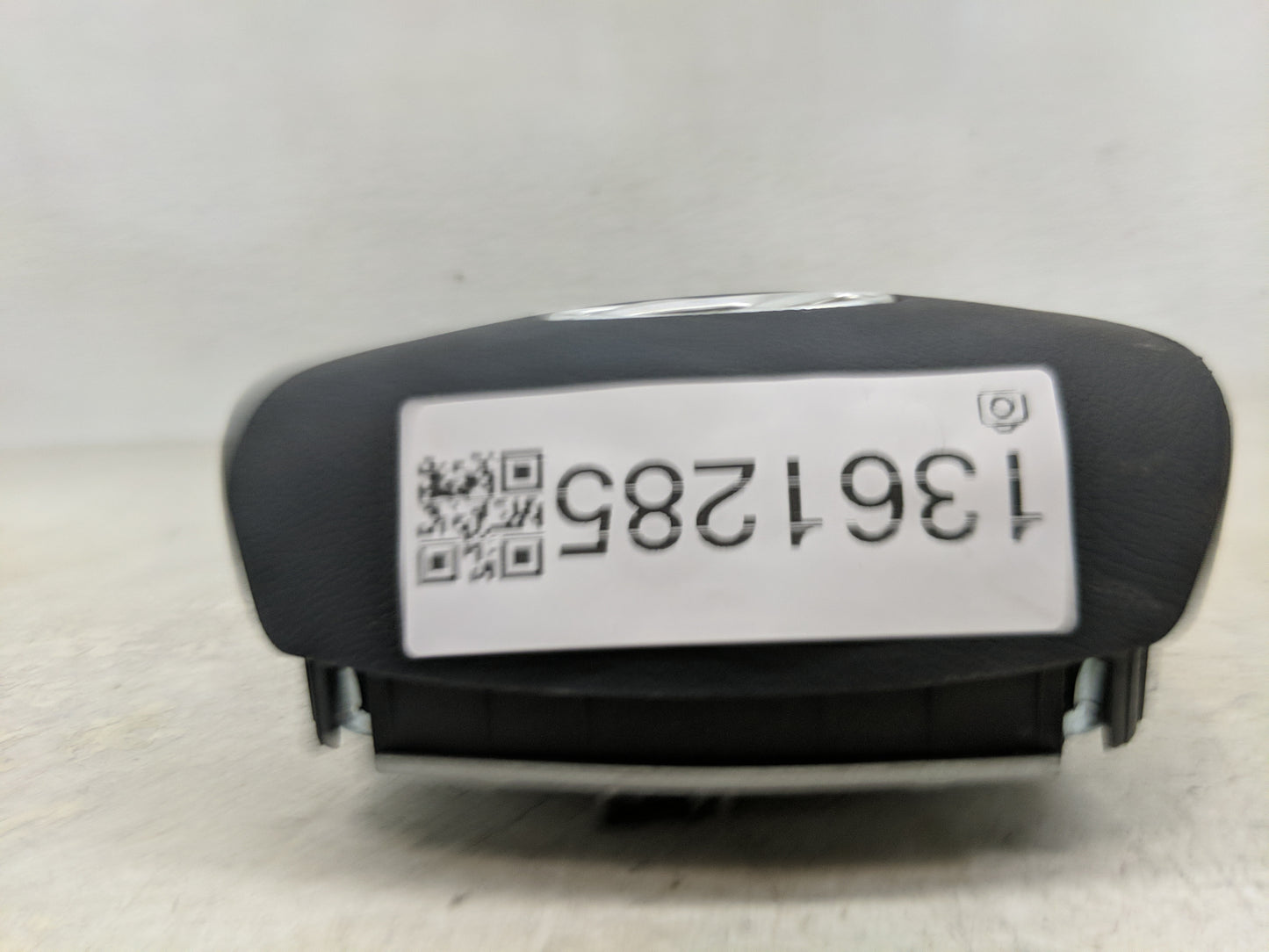 2014 Hyundai Accent Air Bag Driver Left Steering Wheel Mounted P/N:56900-1R500 Fits OEM Used Auto Parts - Oemusedautoparts1.