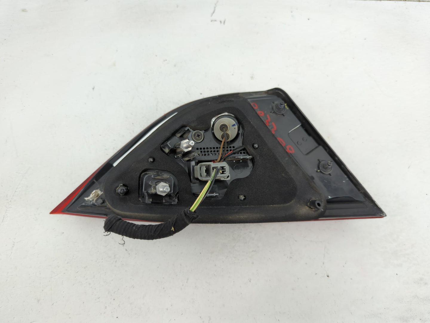 2012-2014 Hyundai Accent Tail Light Assembly Passenger Right OEM P/N:BDM92404000 Fits Fits 2012 2013 2014 OEM Used Auto Part