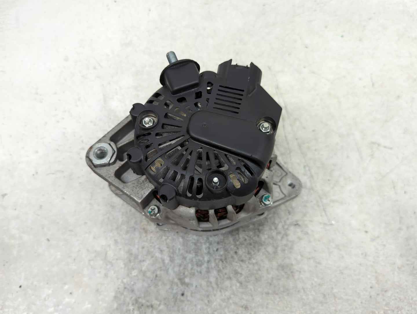 2012-2014 Hyundai Accent Alternator Replacement Generator Charging Assembly Engine OEM P/N:62472232 Fits OEM Used Auto Parts