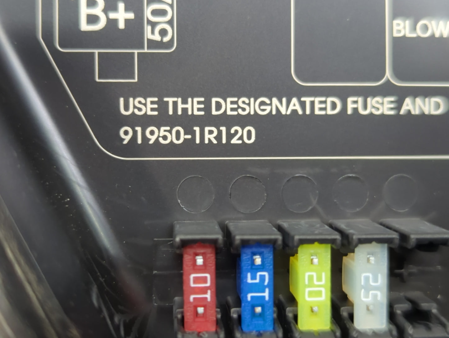 2013-2014 Hyundai Accent Fusebox Fuse Box Panel Relay Module P/N:91950-1R120 Fits Fits 2013 2014 OEM Used Auto Parts - Oemus