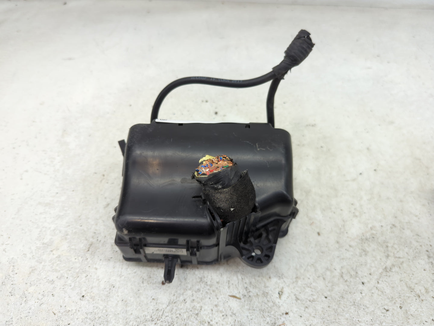 2013-2014 Hyundai Accent Fusebox Fuse Box Panel Relay Module P/N:91950-1R120 Fits Fits 2013 2014 OEM Used Auto Parts - Oemus