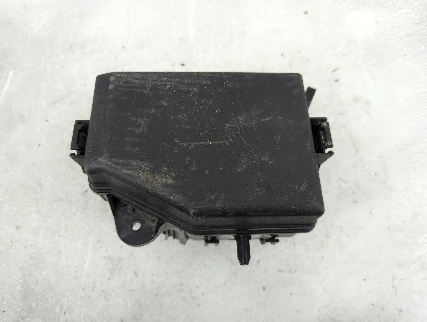 2013-2014 Hyundai Accent Fusebox Fuse Box Panel Relay Module Fits Fits 2013 2014 OEM Used Auto Parts - Oemusedautoparts1.com