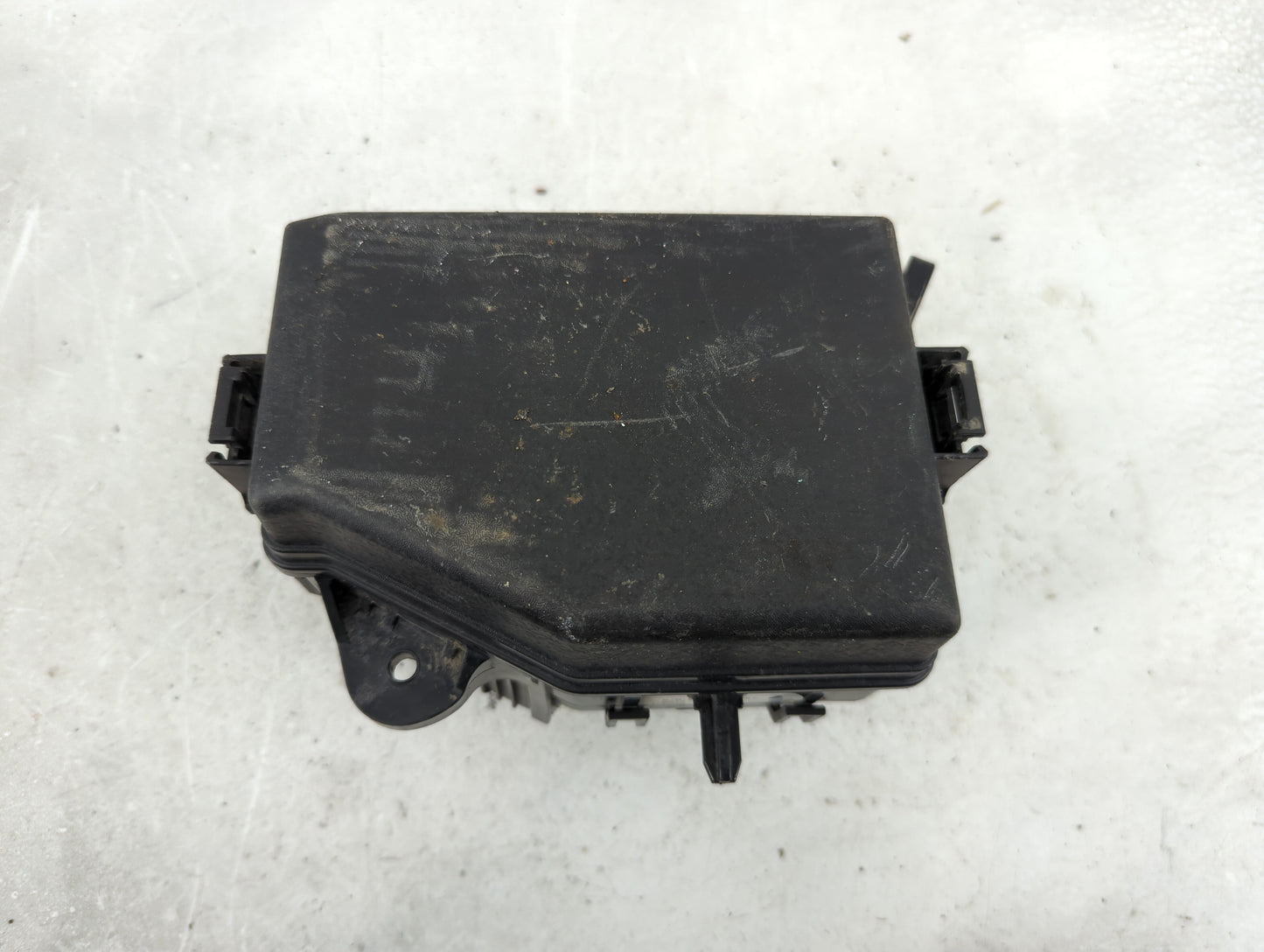 2013-2014 Hyundai Accent Fusebox Fuse Box Panel Relay Module Fits Fits 2013 2014 OEM Used Auto Parts - Oemusedautoparts1.com
