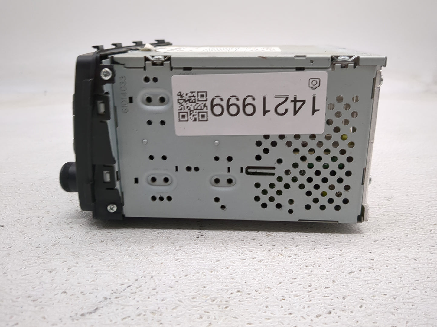 2014 Hyundai Accent Radio AM FM Cd Player Receiver Replacement P/N:96170-1R1104X Fits OEM Used Auto Parts - Oemusedautoparts