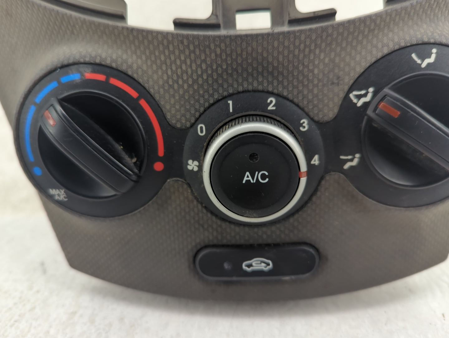 2012-2014 Hyundai Accent Climate Control Module Temperature AC/Heater Replacement P/N:97250-1R161 Fits Fits 2012 2013 2014 O