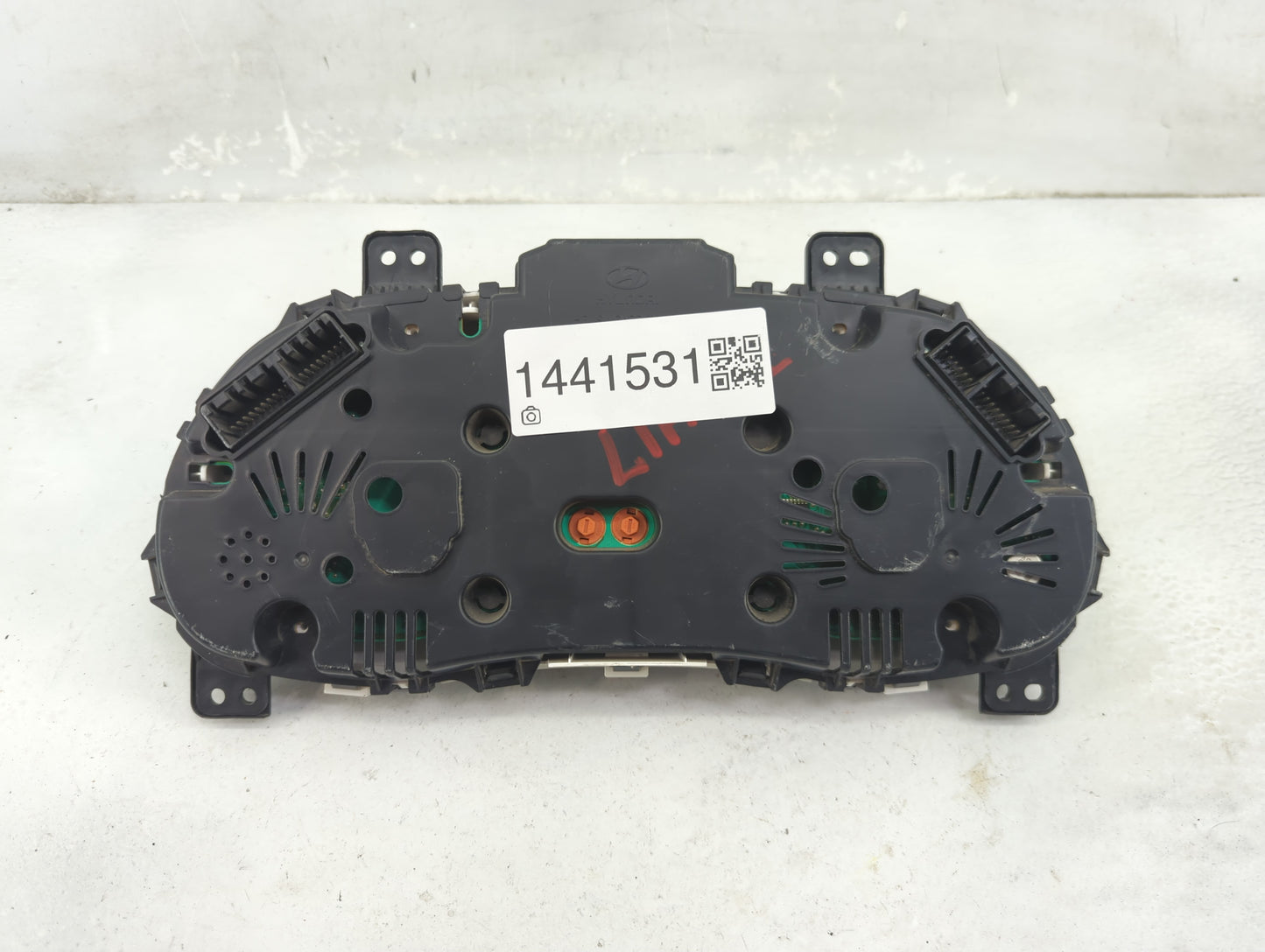 2013-2014 Hyundai Accent Instrument Cluster Speedometer Gauges P/N:94001-1R005 Fits Fits 2013 2014 OEM Used Auto Parts - Oem