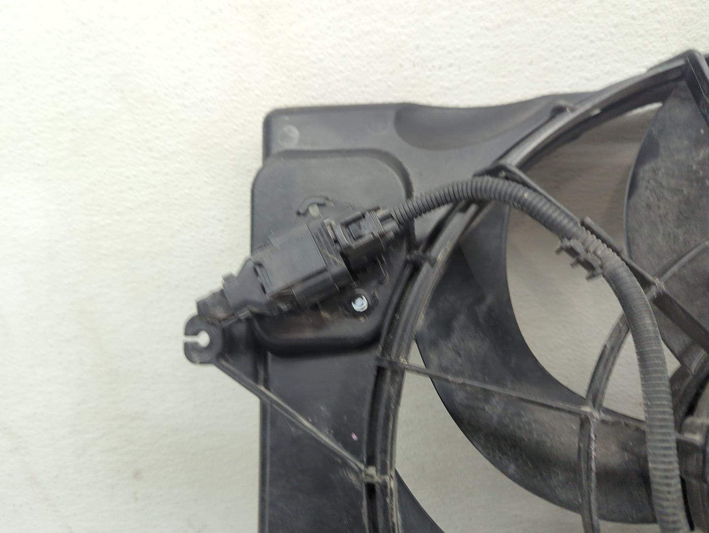 2012-2014 Hyundai Accent Electric Radiator Cooling Fan Motor Assembly P/N:25380-1R050 25380 1R050 Fits Fits 2012 2013 2014 O