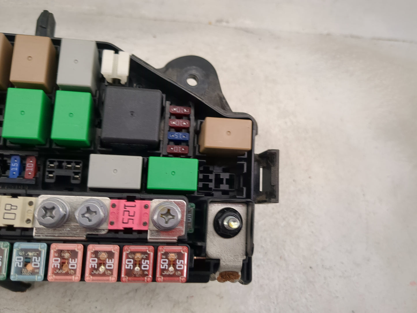2013-2014 Hyundai Accent Fusebox Fuse Box Panel Relay Module Fits Fits 2013 2014 OEM Used Auto Parts - Oemusedautoparts1.com